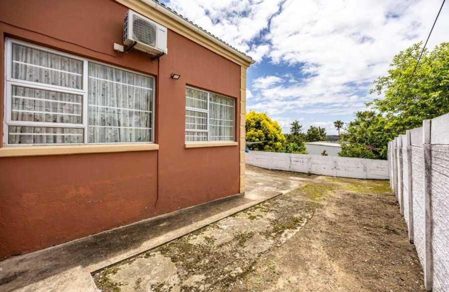 5 Bedroom Property for Sale in Beacon Bay Eastern Cape